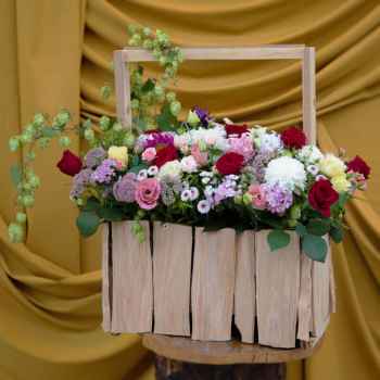Wooden box with flowers - code:8004