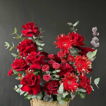 Flowers in a basket Code: 0038